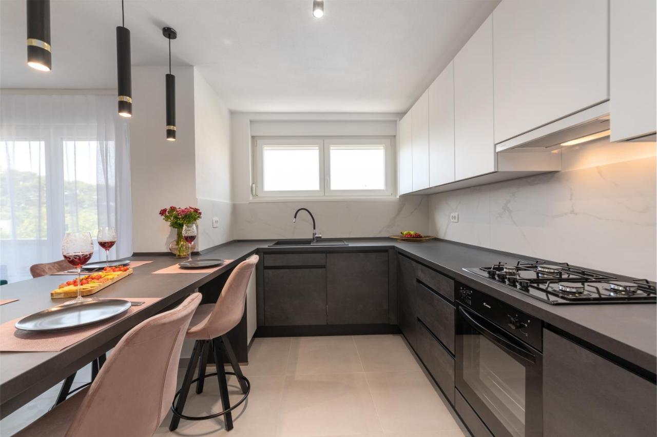 Ampelea Apartment Ровинь Экстерьер фото